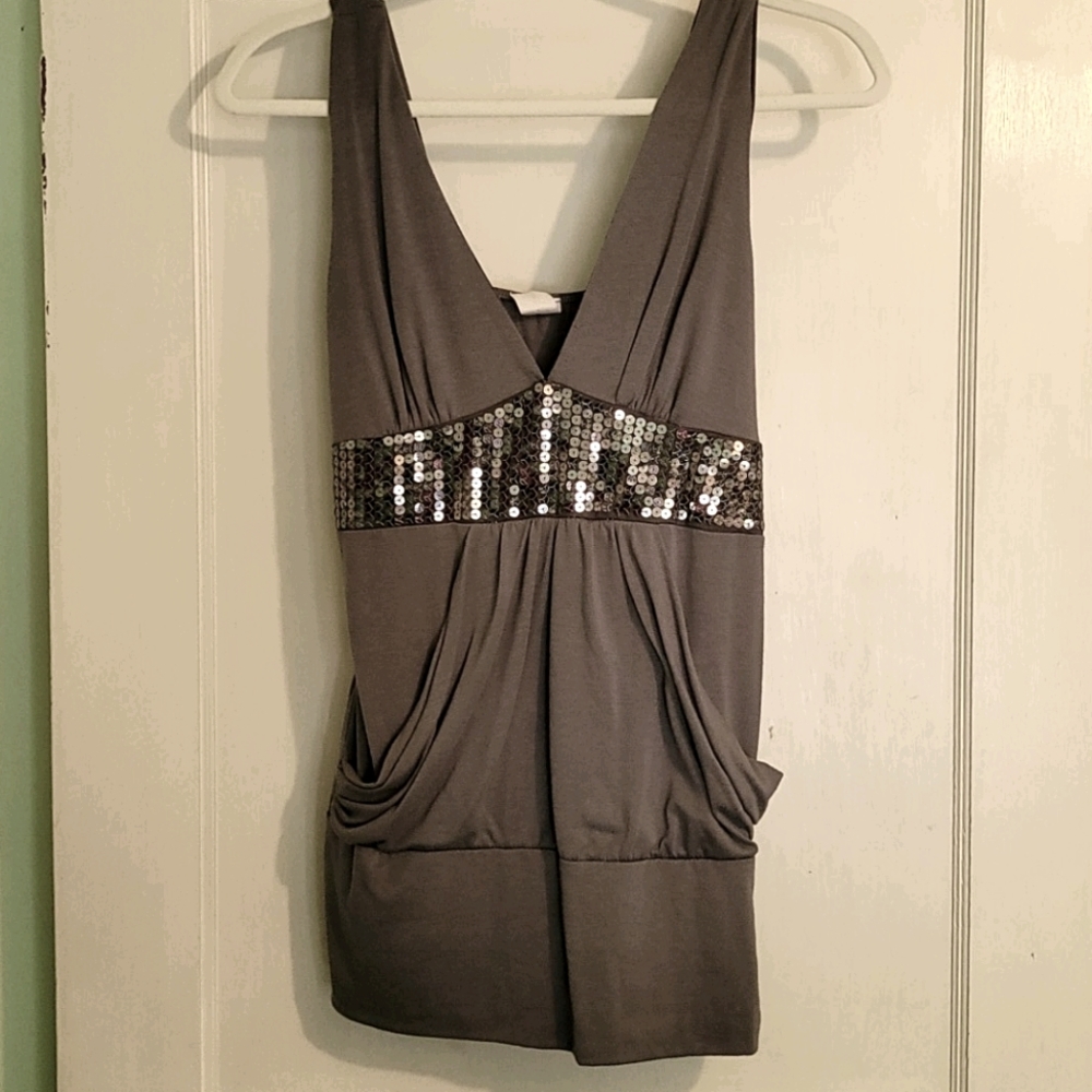 Deep V, Sequin top